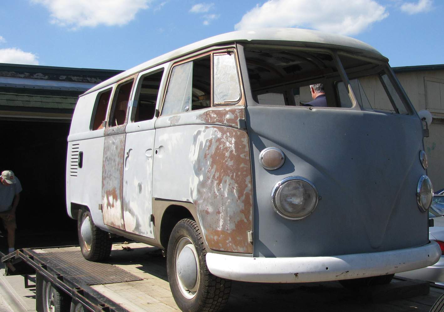 pickin up smaller.JPG