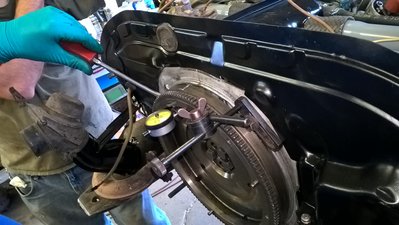 WP_20160608_19_57_32_Pro.jpg (1.91 MiB) Viewed 2649 times Mike and me get to measure crankshaft end play while Chuck picks the shims